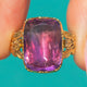 Georgianischer Ring aus 15-karätigem Gold mit hinterlegtem Amethyst und floralen Schultern