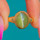 Victorian Ring aus 18 Karat Gold mit Katzenaug-Chrysoberyll, 6,00 Karat edler Chrysoberyll