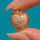Anhänger aus 9ct Gold mit gravierten Blumen im Puffy-Heart-Design