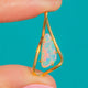 Anhänger „Loupe“ aus 14ct Gold mit Opal