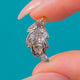 Antiker Anhänger in Blattform aus 15ct Gold & Silber mit Rosenschliff-Diamanten, 0,30ct